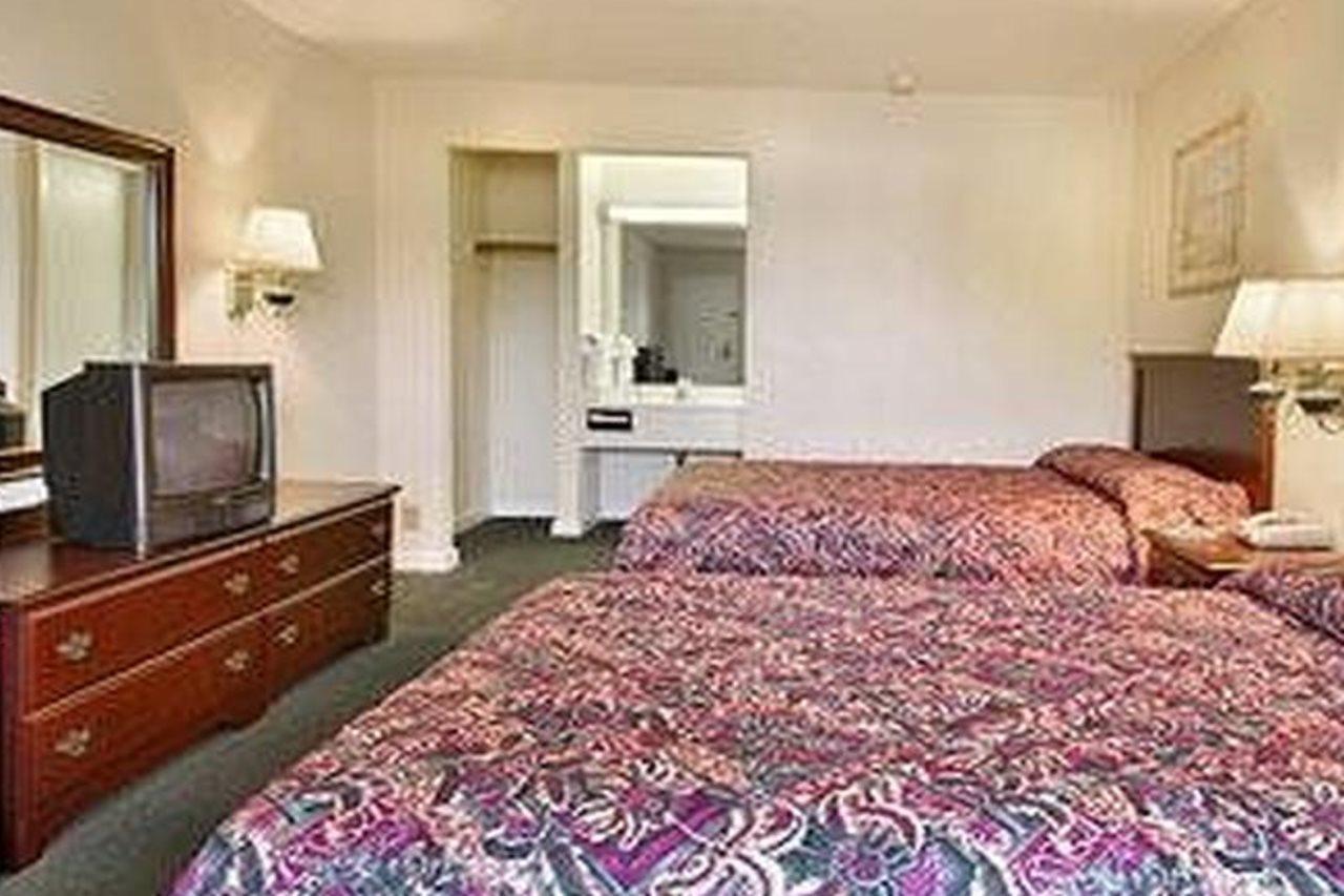 Rodeway Inn Lumberton Exterior foto